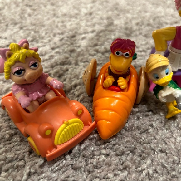 Muppet and Duck bundle- miss piggy, Daisy Duck, etc… 90s toys - Picture 2 of 3